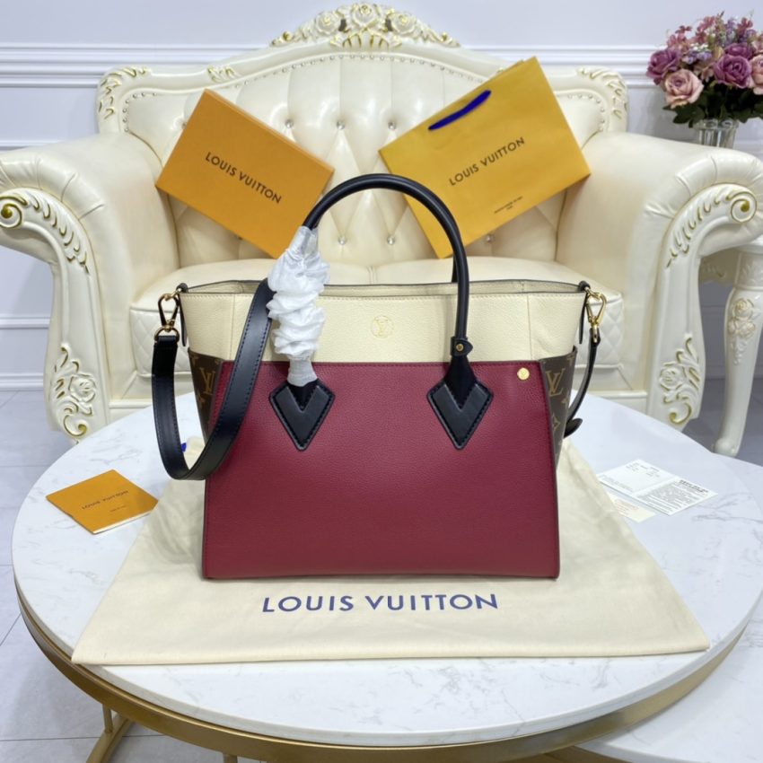 Replica Louis Vuitton On My Side Bordauxe