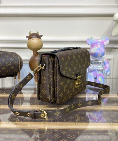 Replica Louis Vuitton Pochette Metis Shoulder Bag Brown