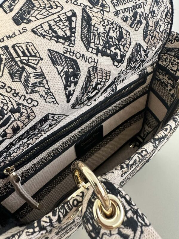 Replica Lady Dior D – Lite Beige Paris
