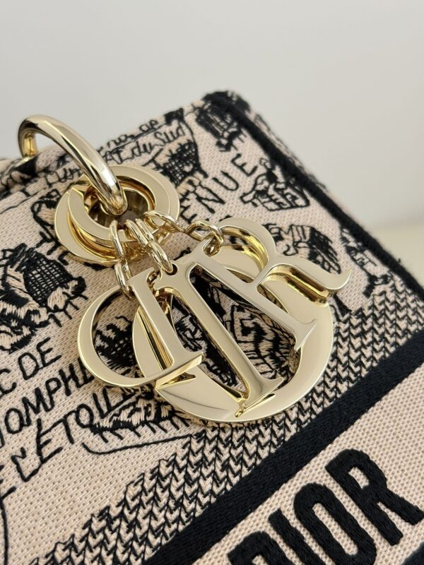 Replica Lady Dior D – Lite Beige Paris