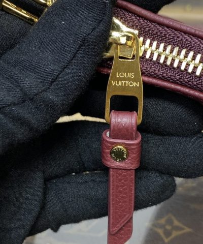 Replica Louis Vuitton Easy Pouch Bordeuax
