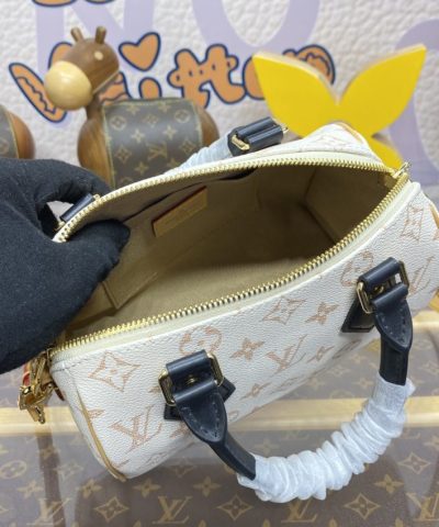 Replica Louis Vuitton Speedy Bandouliere Beige