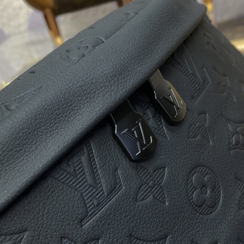 Replica Louis Vuitton Bumbag Discovery Black Canvas