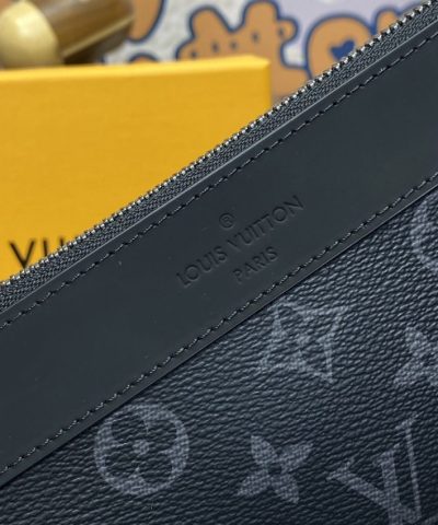Replica Louis Vuitton Discovery Pochette