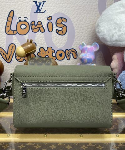Replica Louis Vuitton Takeoff Messenger - premium superclone handbag