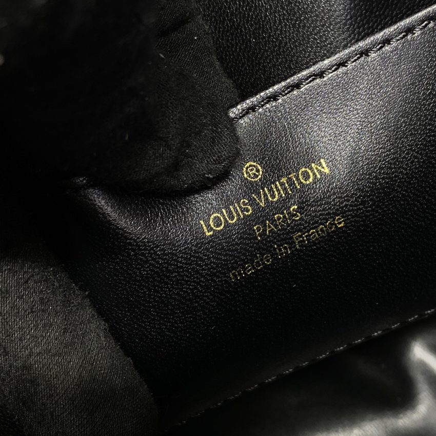 Replica Loius Vuitton Capucines Large Black Full