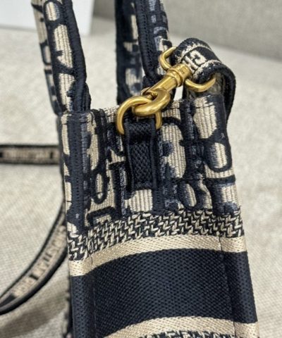 Replica Dior Tote Book Mini Cd