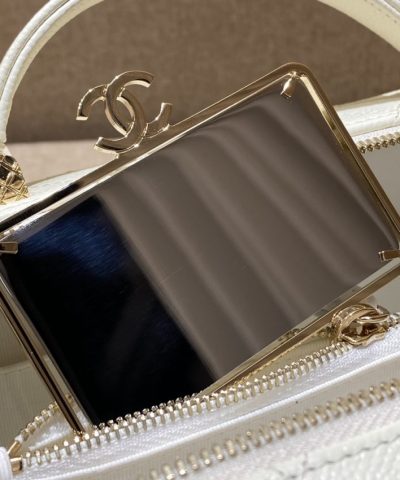 CHANEL 22 Camera Bag White