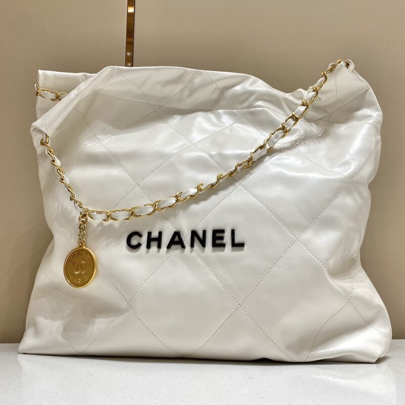 CHANEL 22 Small Handbag White
