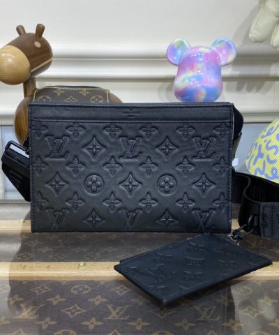 Replica Louis Vuitton Gaston Wearable Wallet Black