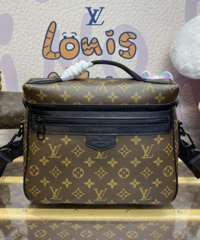 Replica Louis Vuitton Trail Messenger Bag