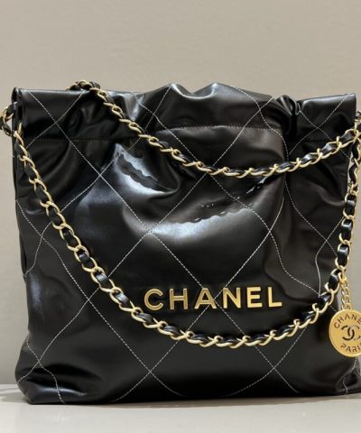 CHANEL 22 Small Handbag Black