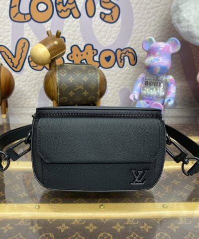 Replica Louis Vuitton Pilot Wearable Wallet Black - 1:1 premium replica handbag