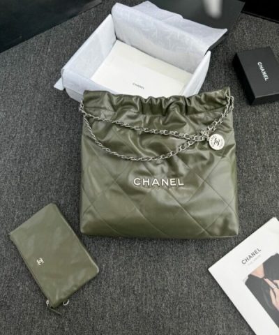 CHANEL 22 Medium Handbag Pink Greed