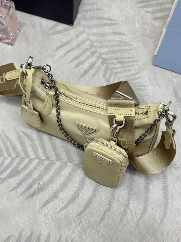 Replica Prada Re – Edition Nylon 2005 Yellow