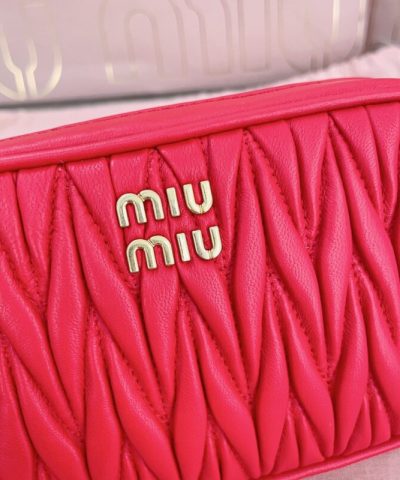 Replica Miu Miu Clutch Red - 1:1 premium replica handbag