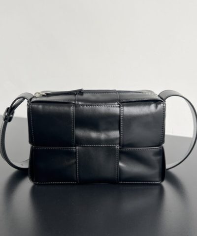 Replica Bottega Veneta Arco Camera Bag