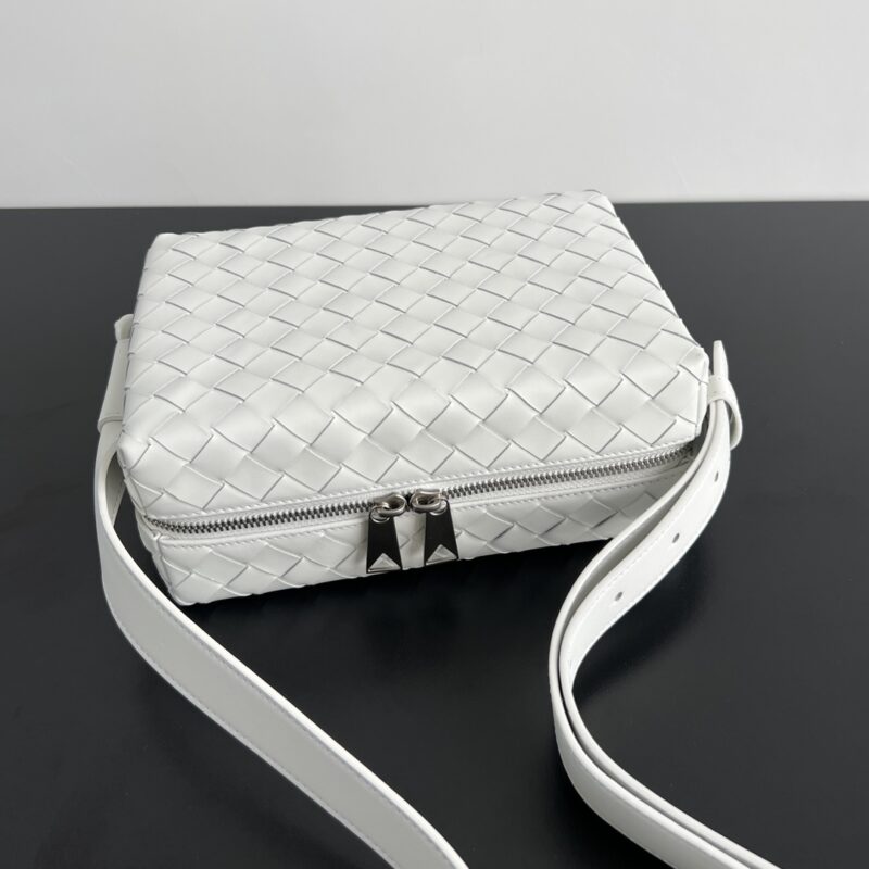 Replica Bottega Veneta Loop Camera Bag - premium superclone handbag