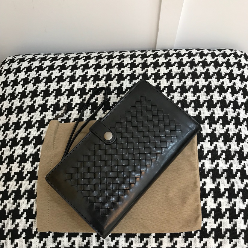 Replica Bottega Veneta Clutch Black - top-grade luxury bag dupe