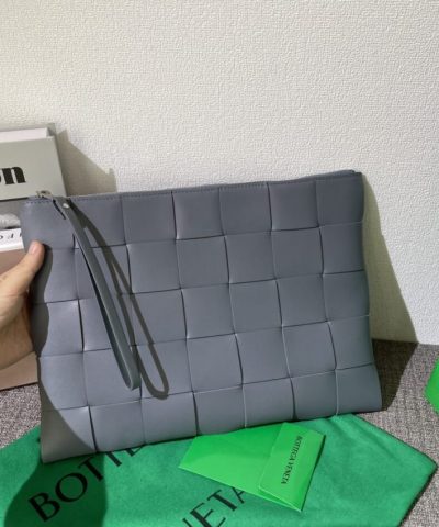 Replica Bottega Veneta Cassette Clutch